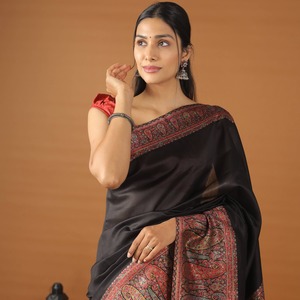 Draping Styles for Black Sarees: Elegant, Modern & Festive Techniques-2
