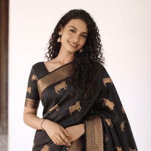 Creative Black Saree Drapes You Must Try: From Party Looks to Traditional Styles-5