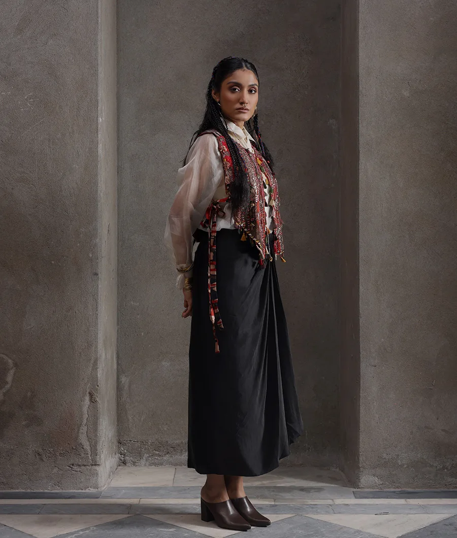 madame-core-shirt-skirt-tadka-code-jacket-bn00029-b