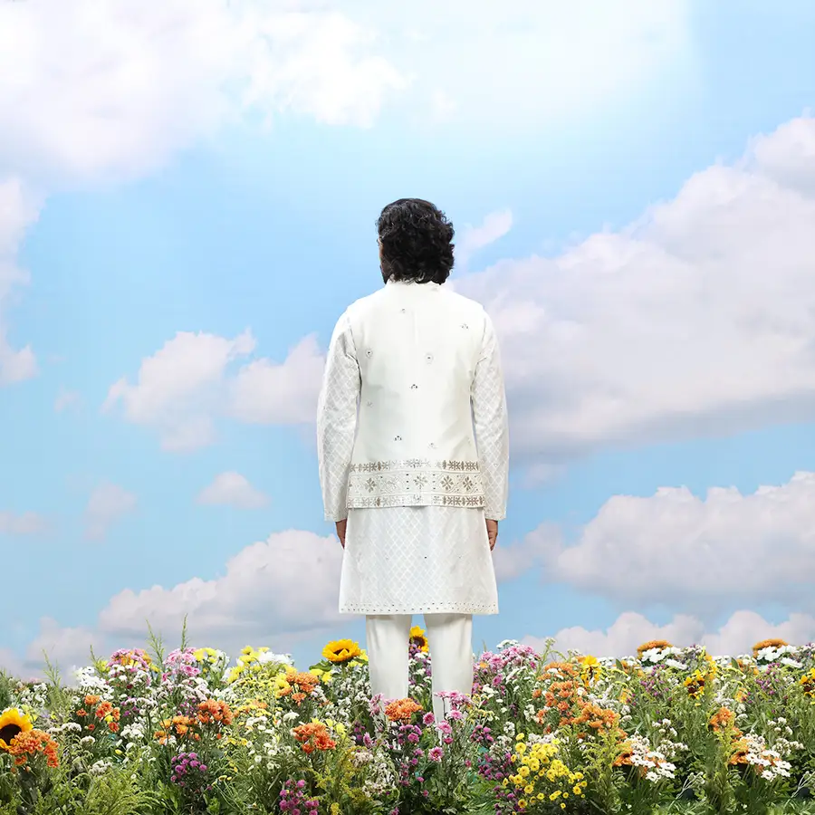 off-white-embroidered-kurta-set-00805-d
