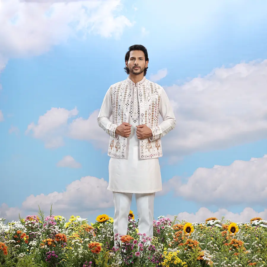 off-white-embroidered-kurta-set-00815-c