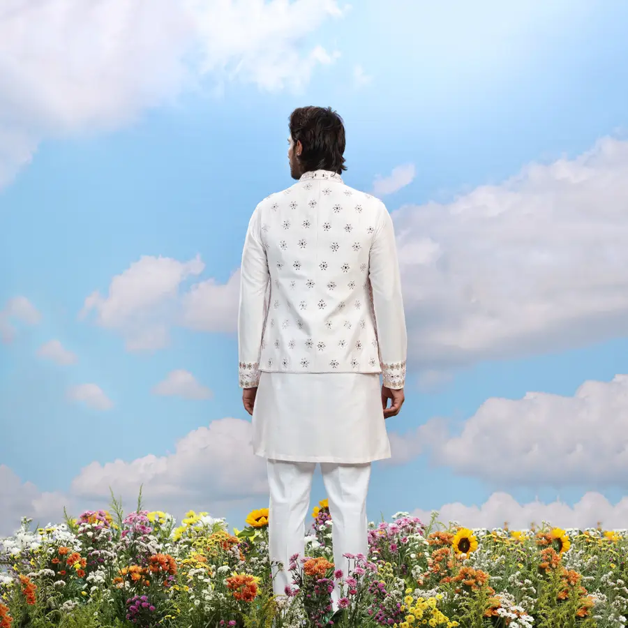 off-white-embroidered-kurta-set-00815-d