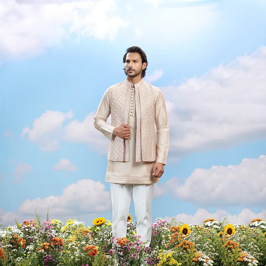 off-white-embroidered-kurta-set-00817-c