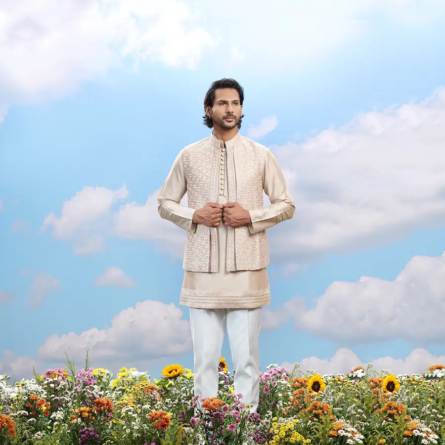 off-white-embroidered-kurta-set-00817-d