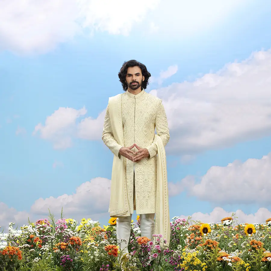 cream-designer-sherwani-00823-c