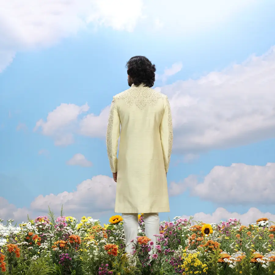 cream-designer-sherwani-00823-d