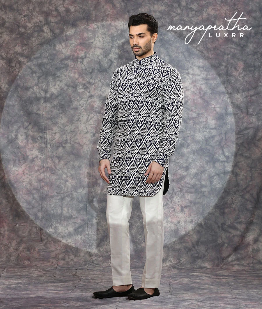 Aatifah Black and White Printed Kurta3