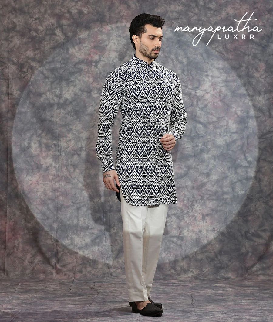 Aatifah Black and White Printed Kurta4