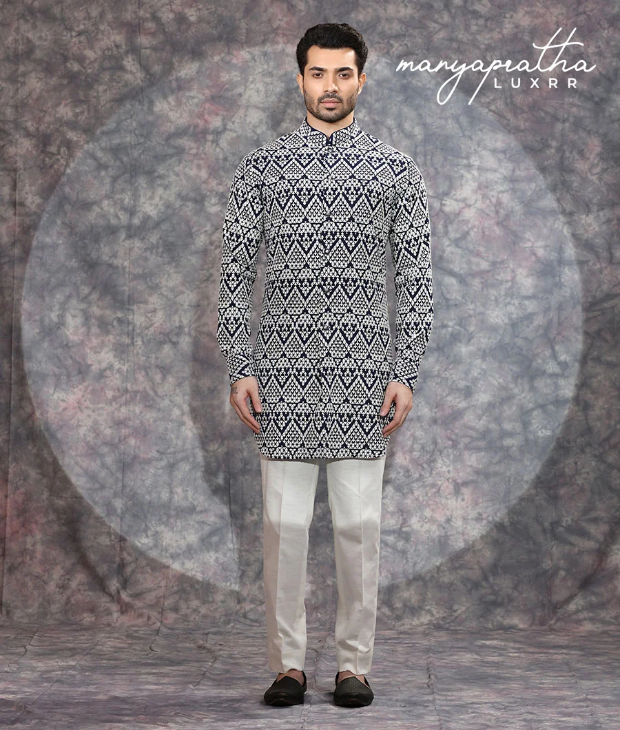 Aatifah Black and White Printed Kurta5