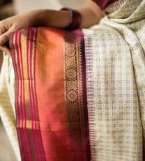 Off White Kanchipuram Silk Saree3