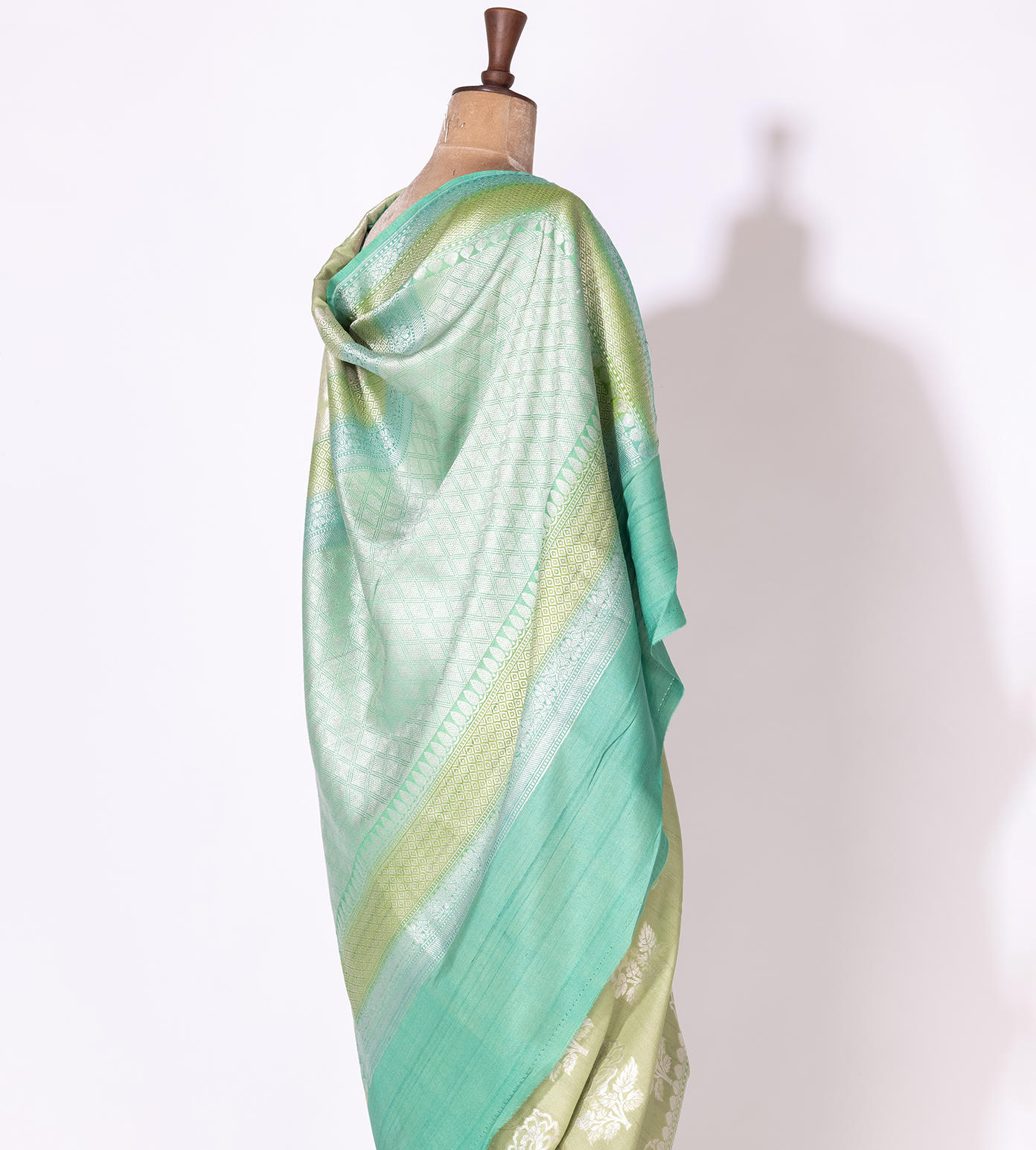 Green Tussar Georgette Saree3
