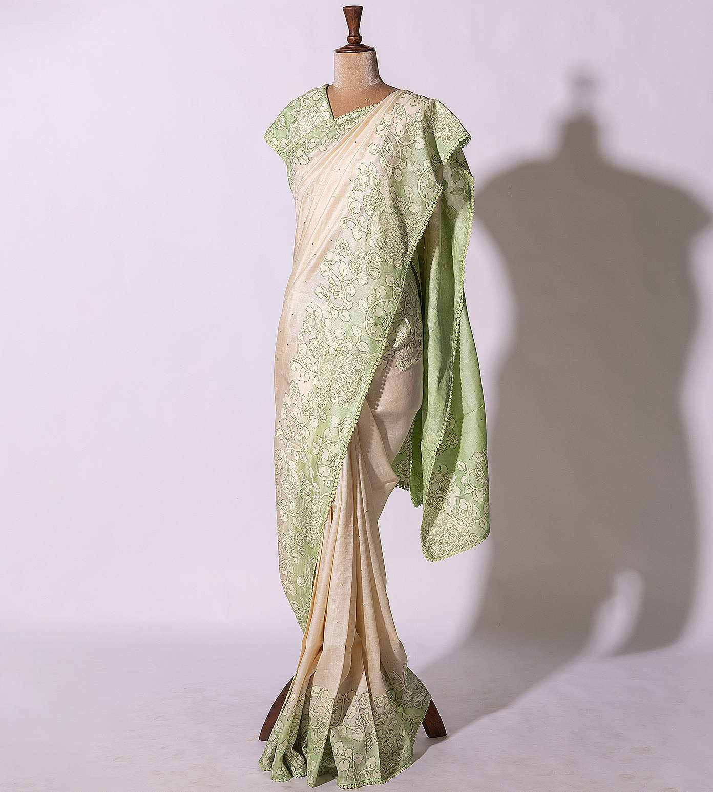 White Tussar Embroidery Saree1