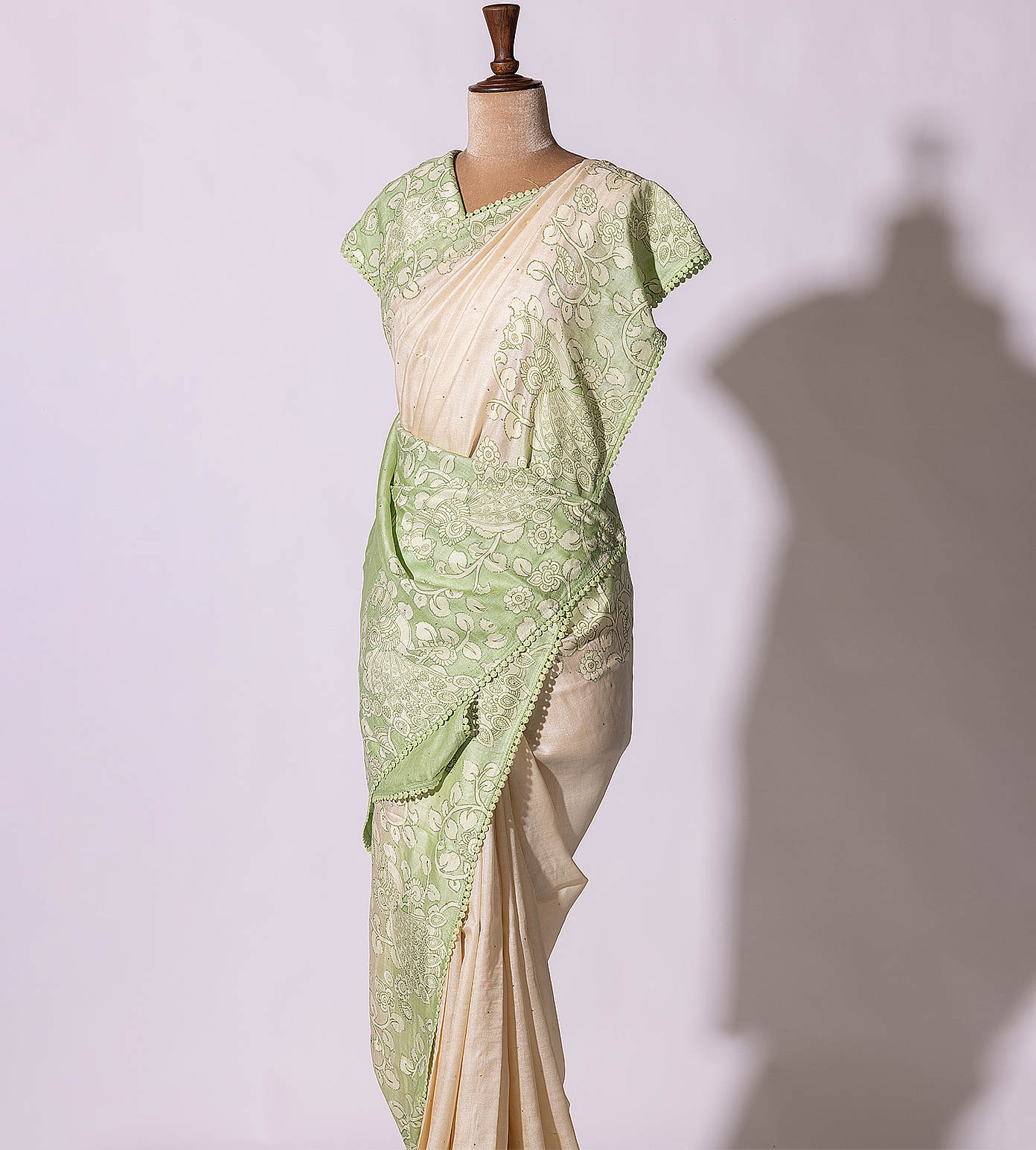 White Tussar Embroidery Saree2