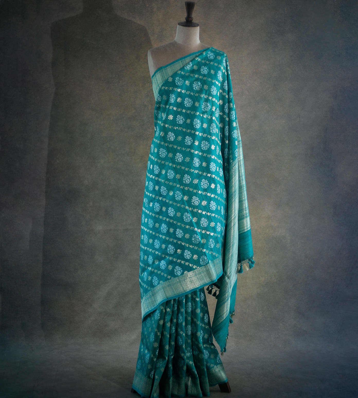 Deep Teal Jamdhani Banaras Tussar Saree2