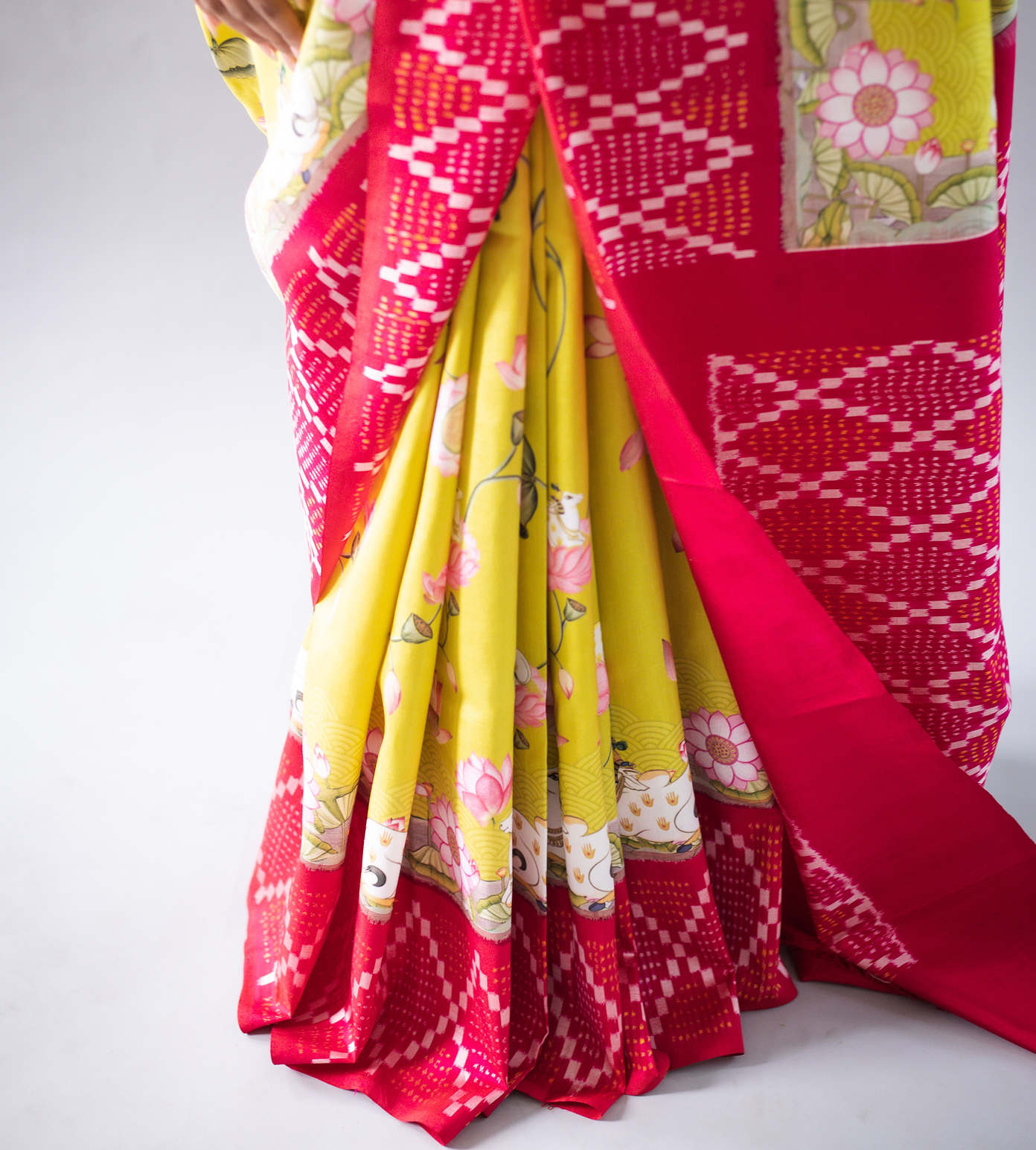 Lime Green Ikkat Silk Saree4