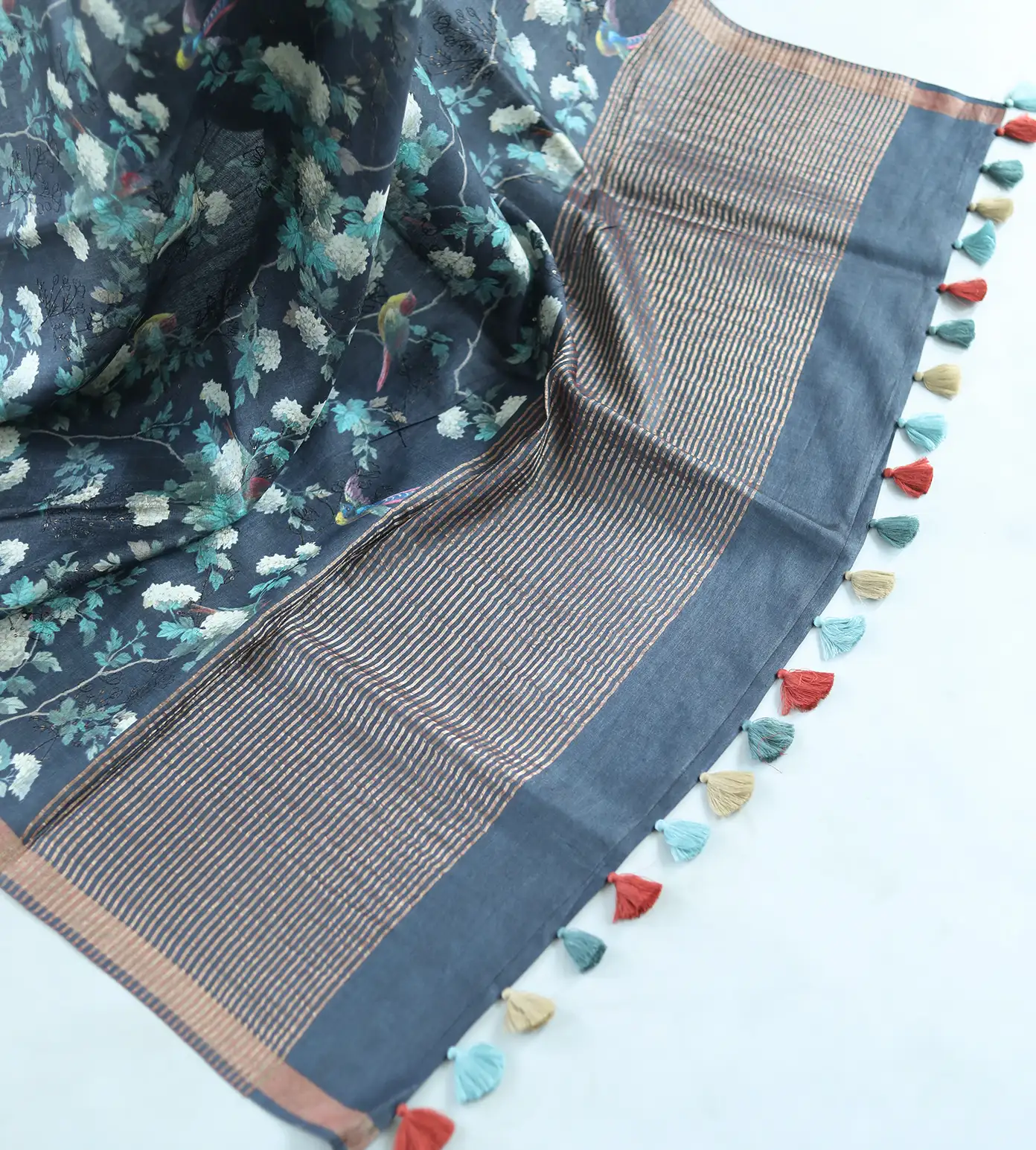 Deep Blue Tussar Print With Embroidery Saree4