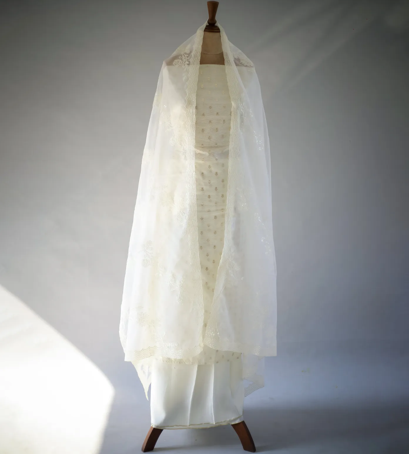 White Tussar Salwar With Organza Dupatta3