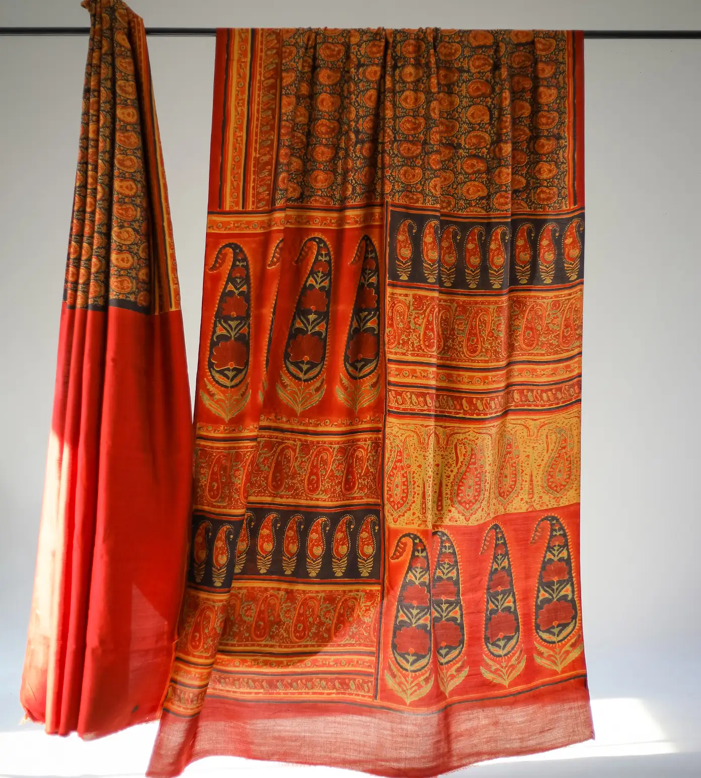 Buy Bong Style White Green and Orange Unique Tiranga theme saree for  Republic Day @ Best Price In India | www.bongstyle.com