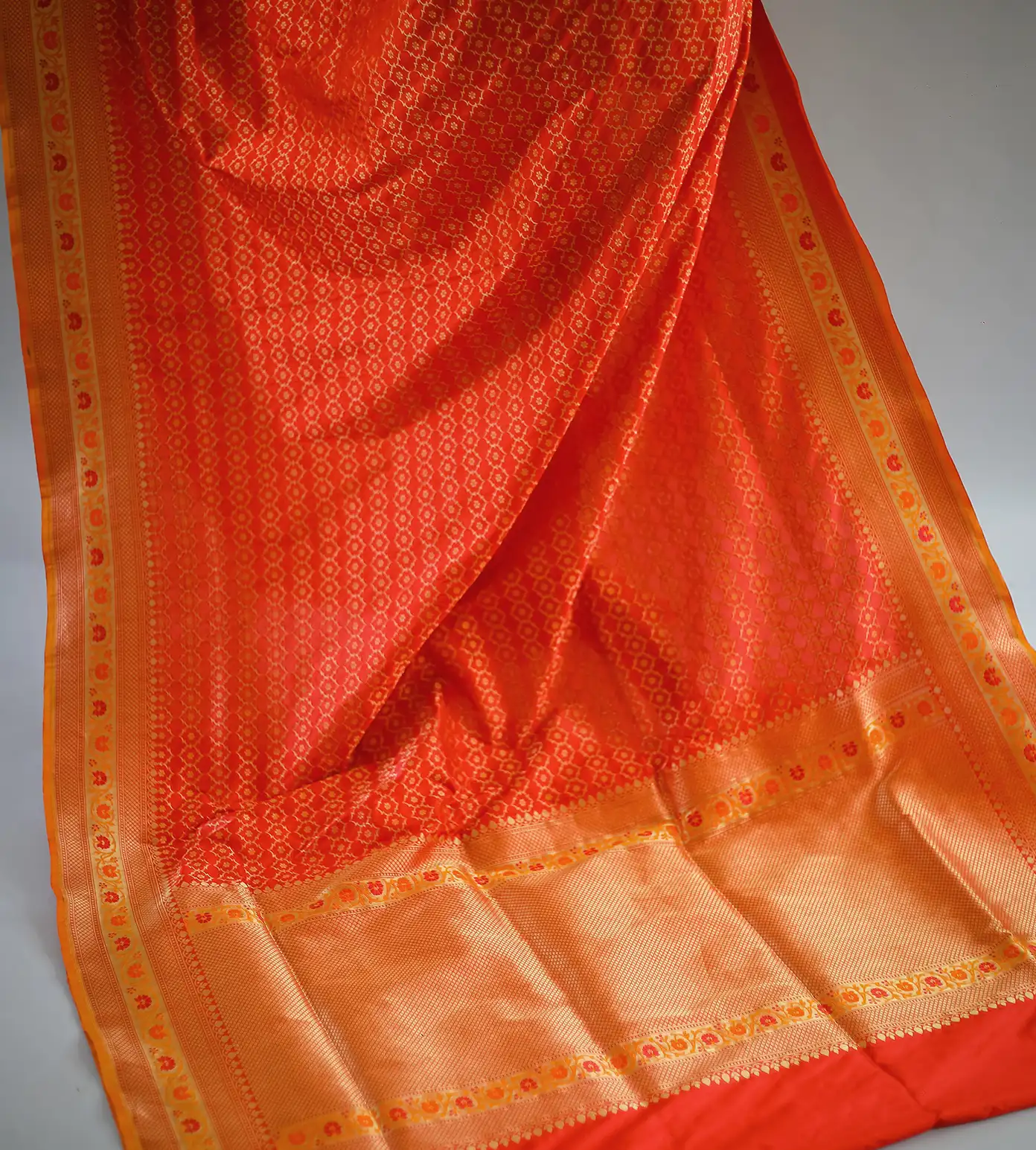chilli-red-banarasi-silk-saree-rv26418-c
