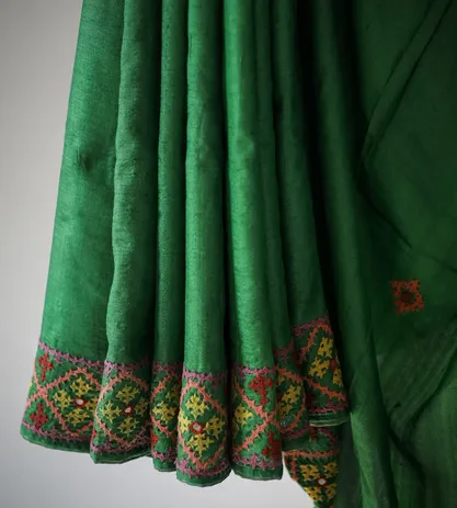 Green Tussar Kutch Embroidery Saree2