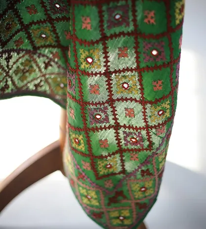 Green Tussar Kutch Embroidery Saree4