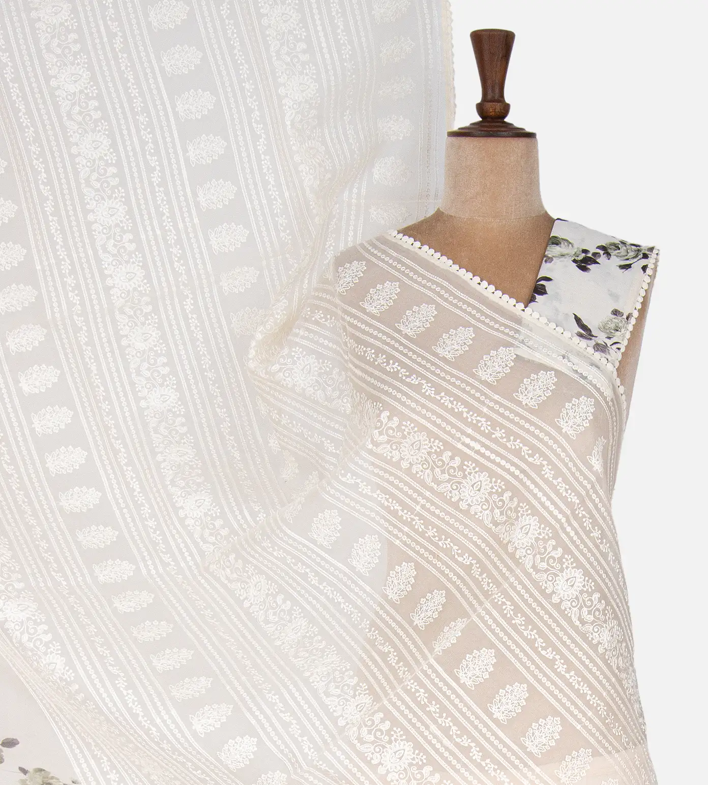 Off White Organza Embroidery Saree1