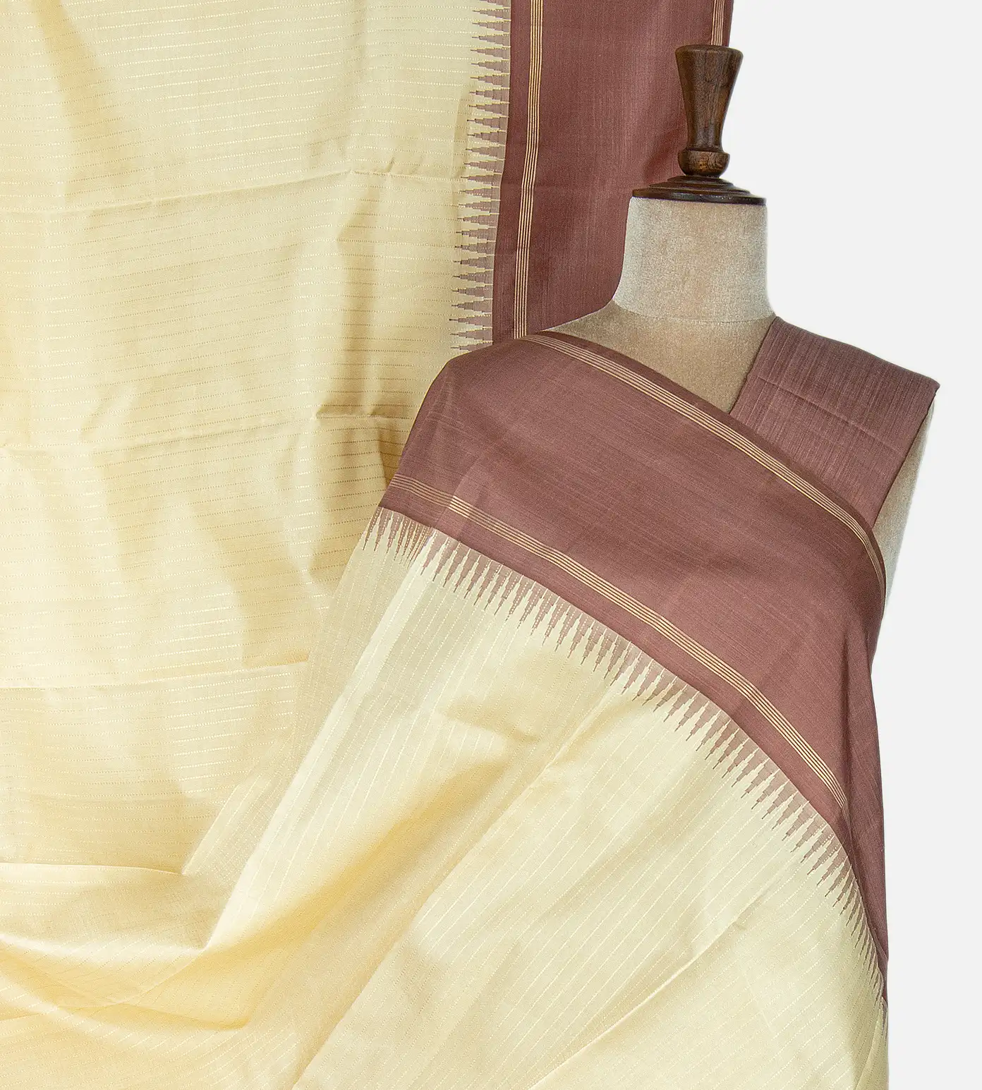 Off - White Kanchipuram Silk Saree1