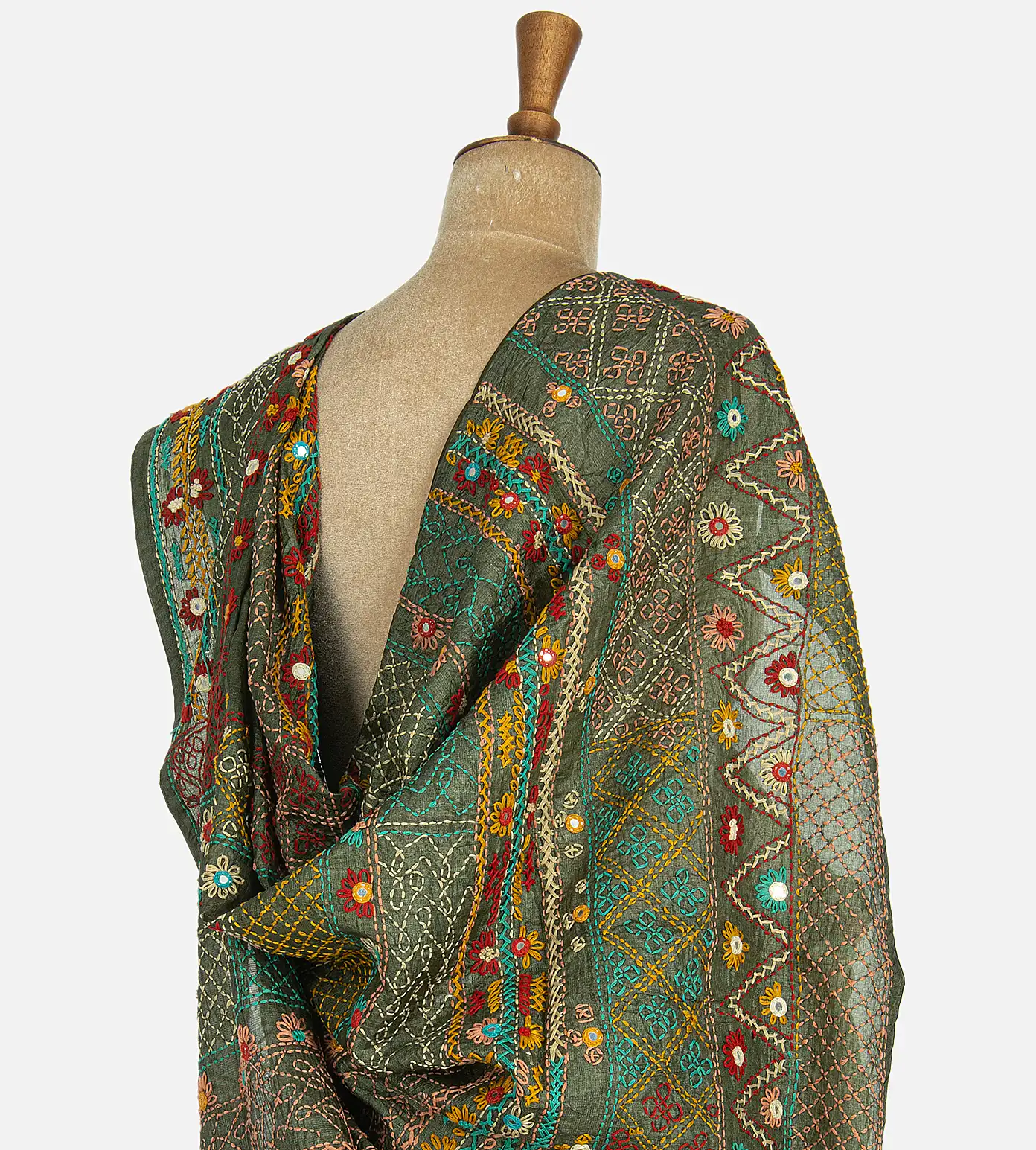 Olive Green Tussar Embroidery Saree3