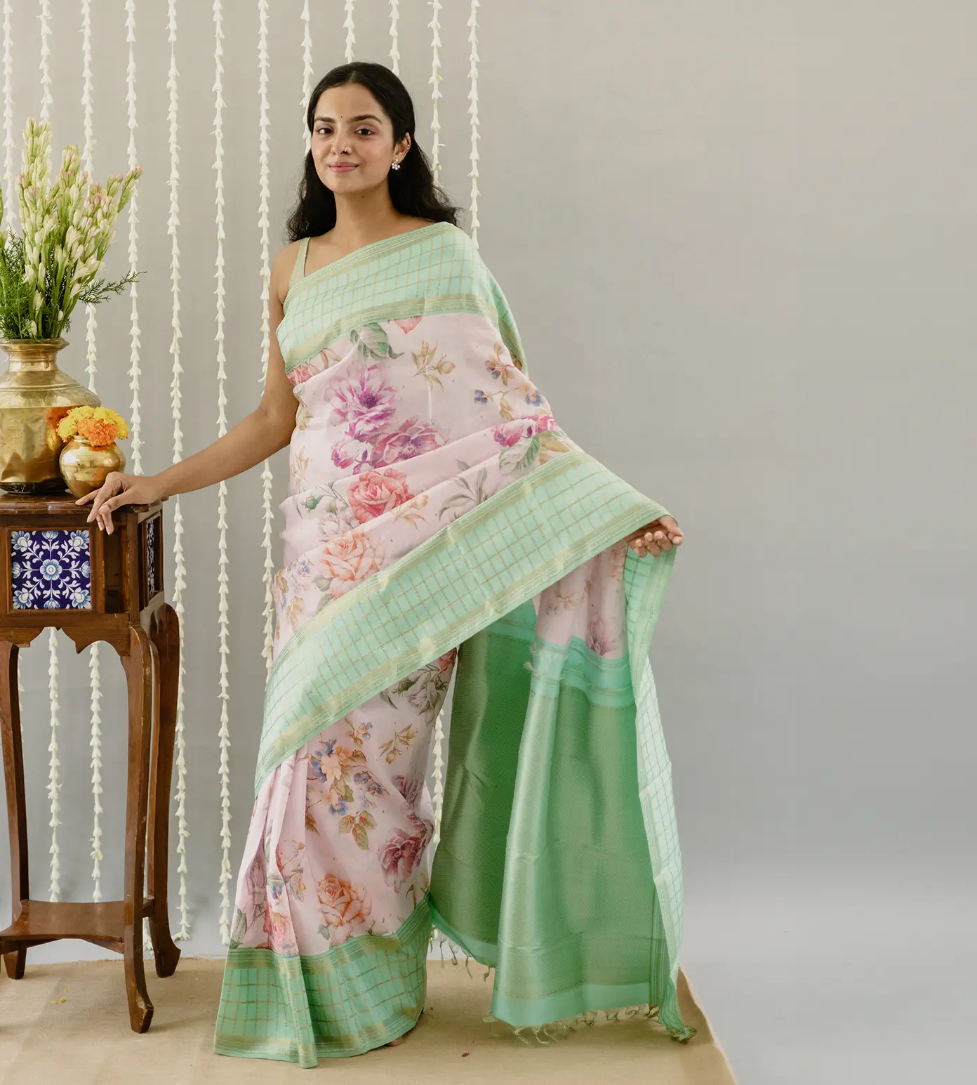 Off-White Printed Linen Kanchipuram Silk Saree2