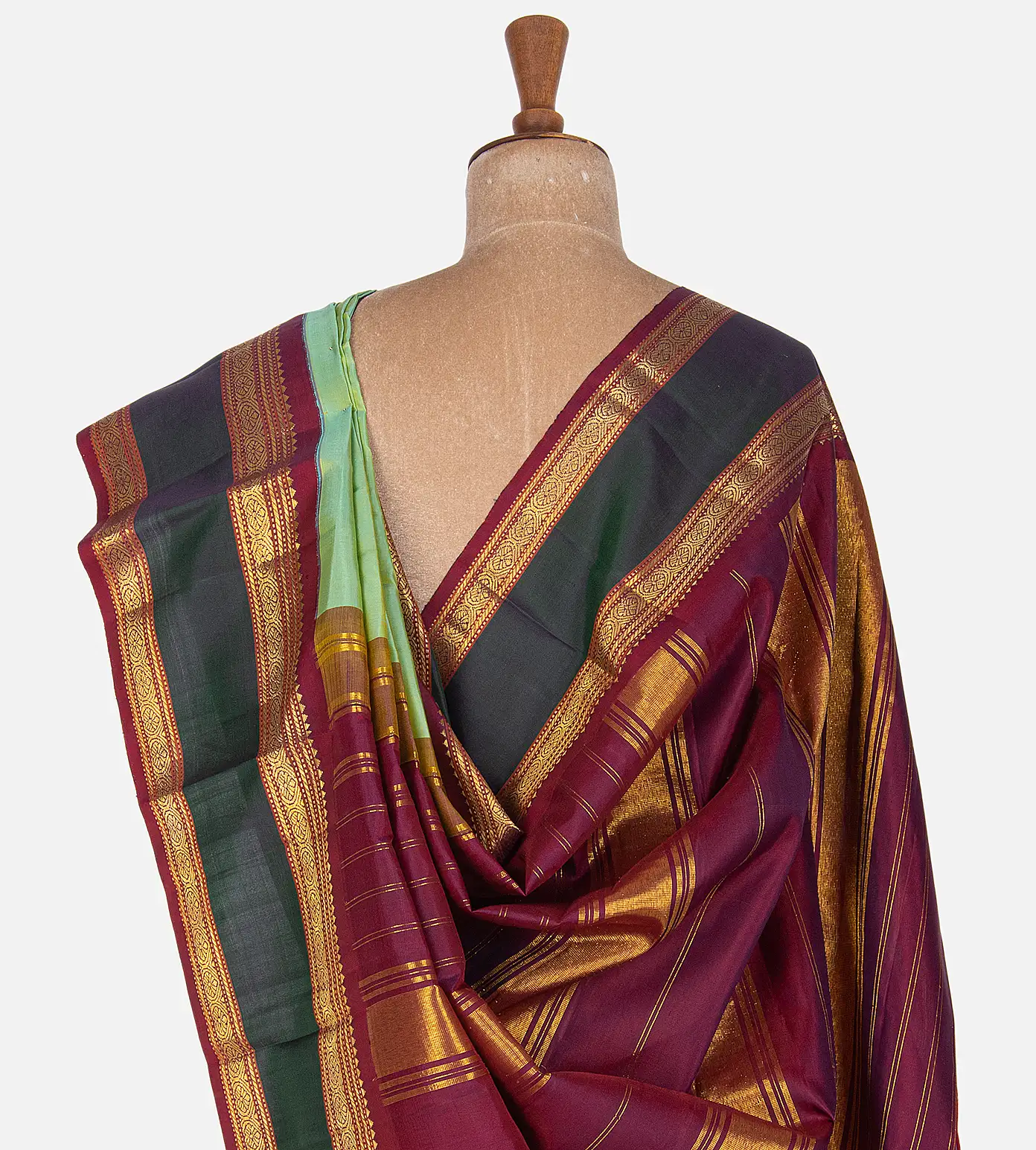 Green Kanchipuram Silk Saree3