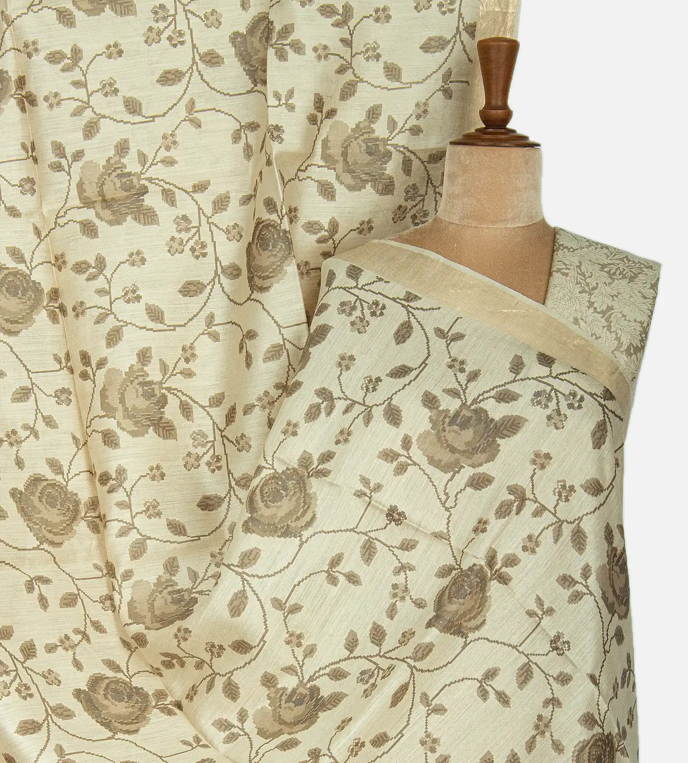 Off White Tussar Saree1