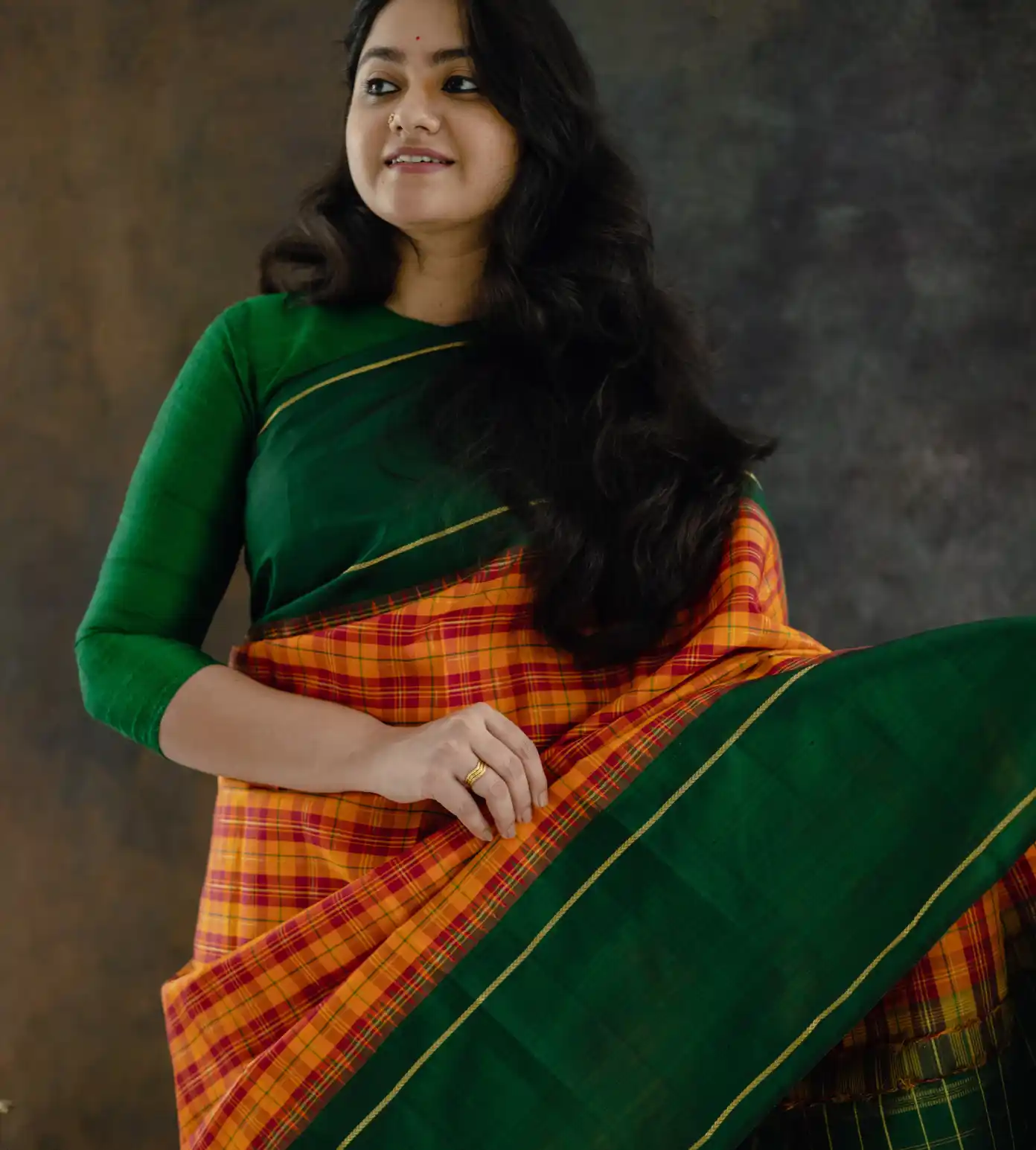 maroon-and-yellow-kanchipuram-silk-saree-b1046217-a