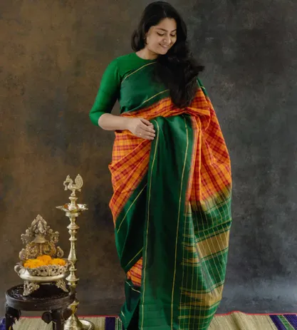 maroon-and-yellow-kanchipuram-silk-saree-b1046217-b