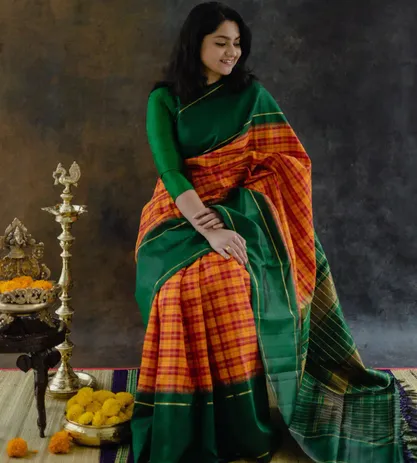 maroon-and-yellow-kanchipuram-silk-saree-b1046217-d