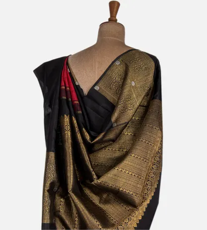 Red Kanchipuram Silk Saree3