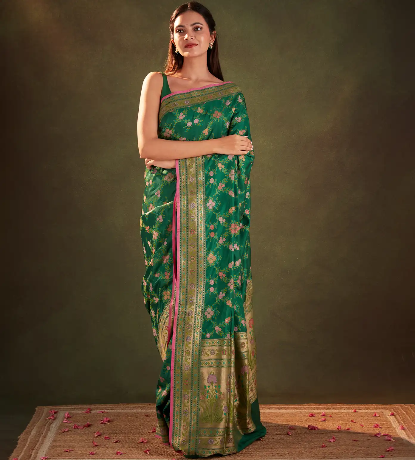 Bottle Green Banarasi Silk Saree4