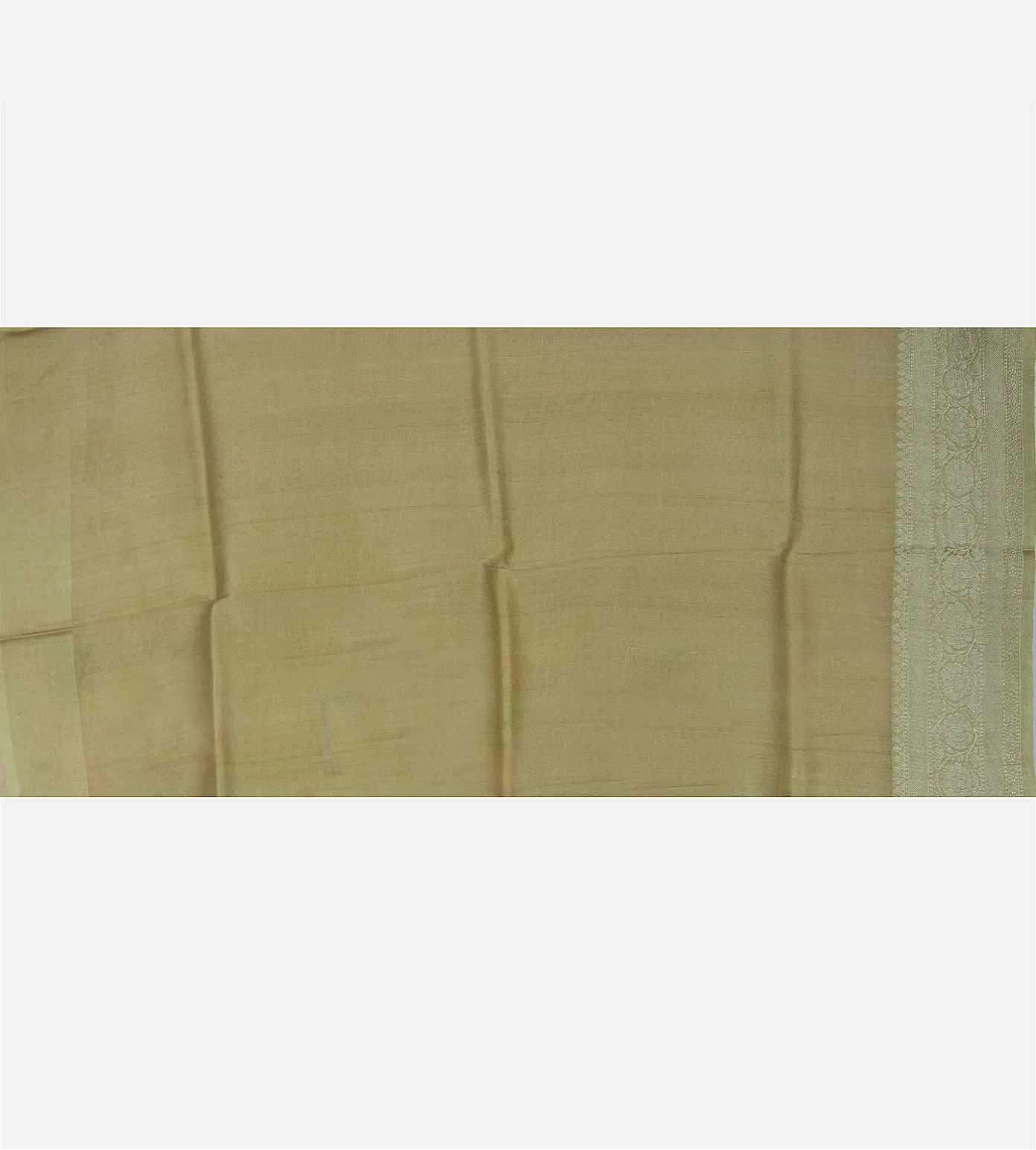 Deep Creme Kattan Silk Saree4