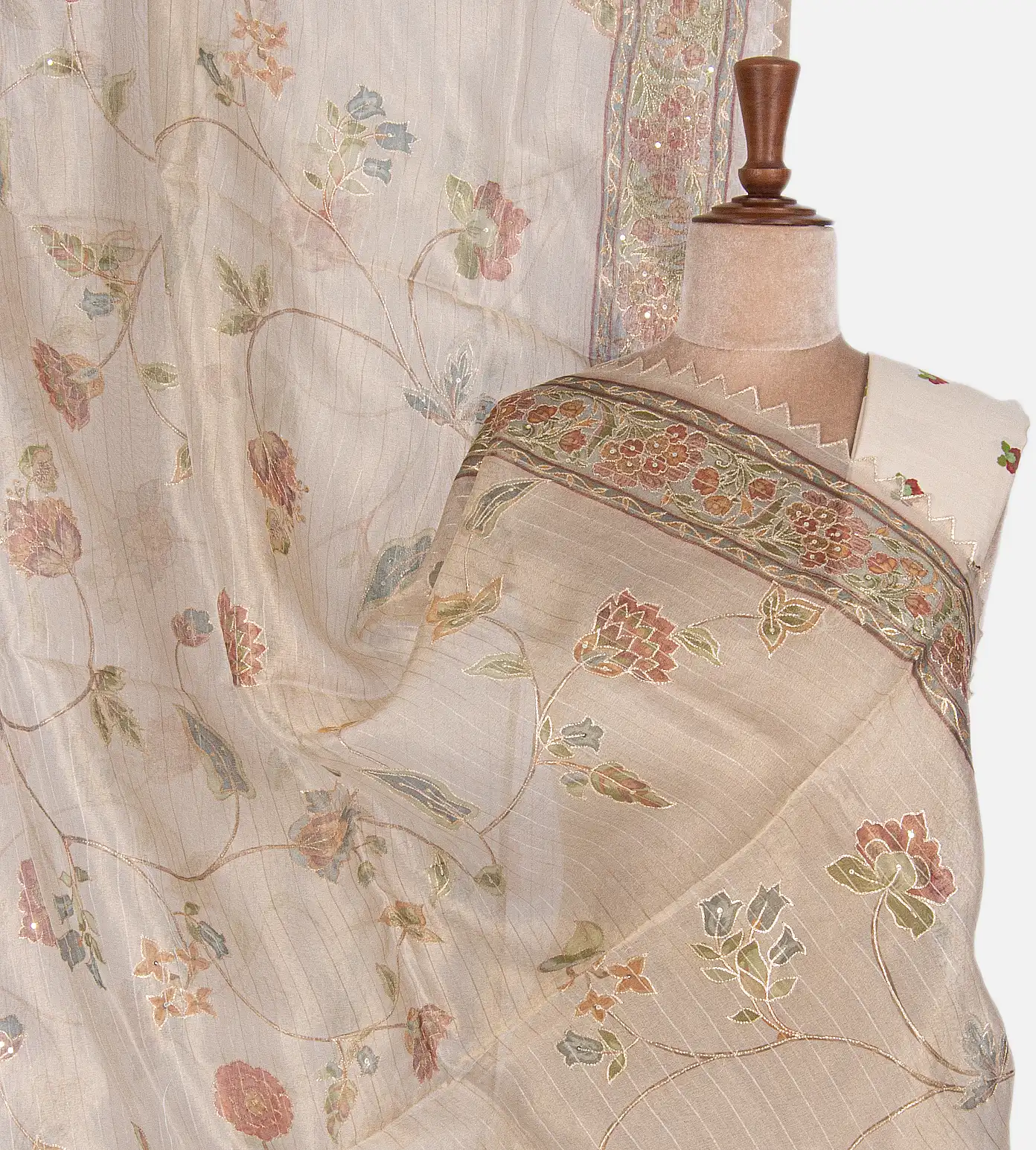 Off-White Organza Saree1