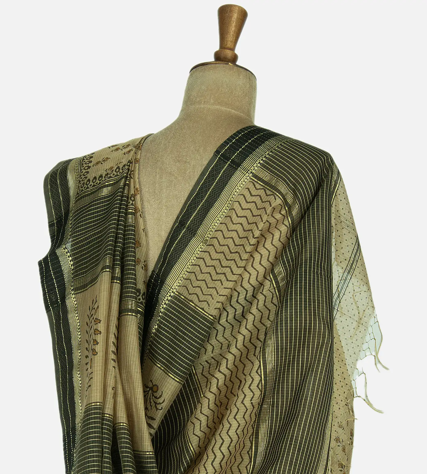 Dark Beige and Off-White Maheshwari Cotton Saree3