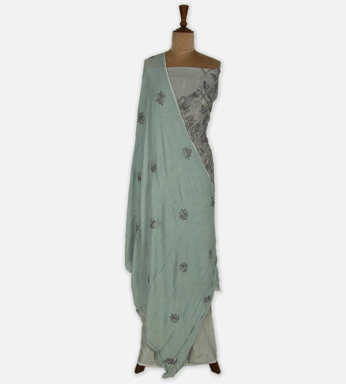 Grey Organza Embroidery Salwar2