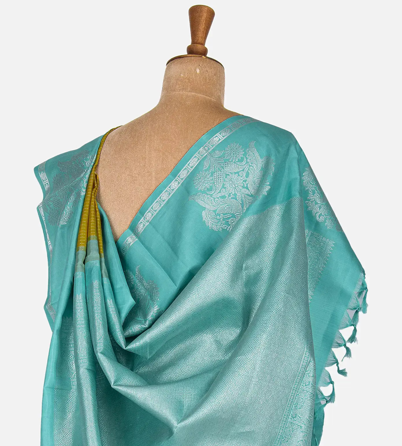 Gold Colour Kanchipuram Silk Saree3