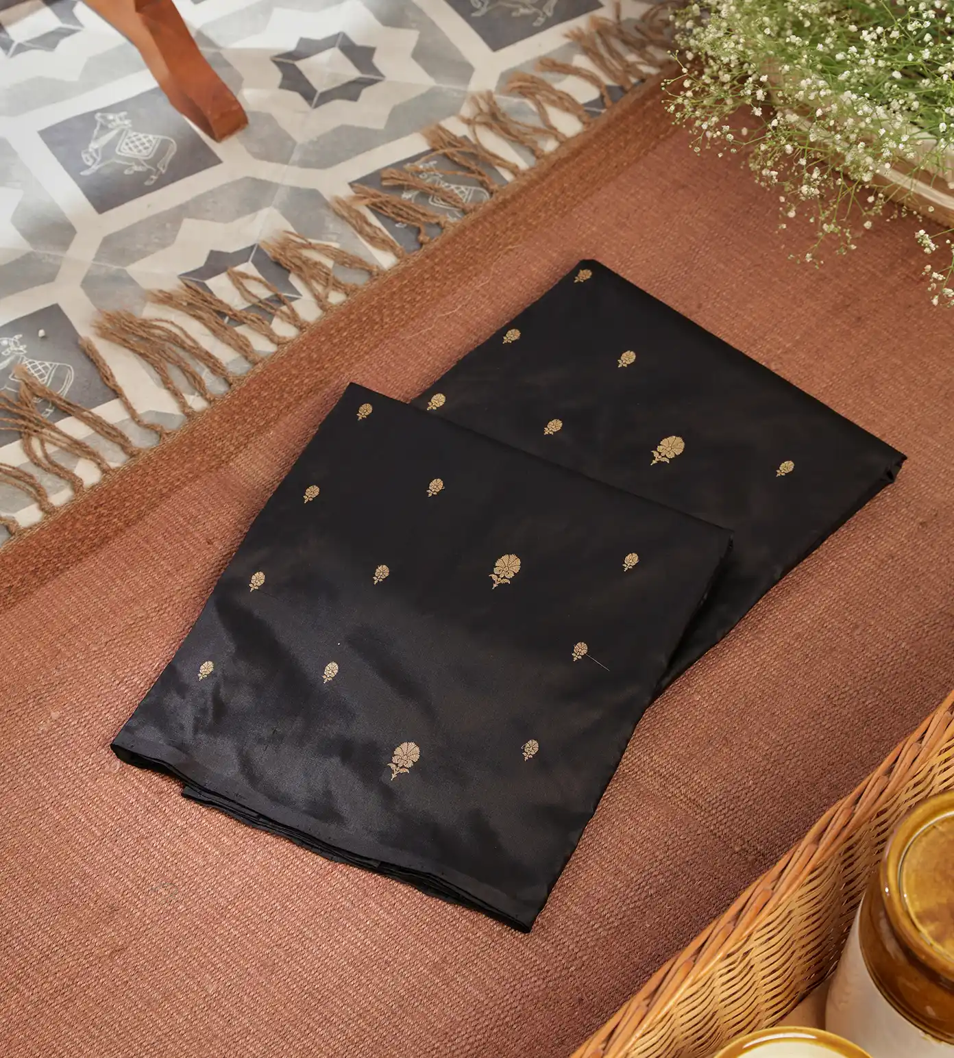 Black Banarasi Silk Saree1