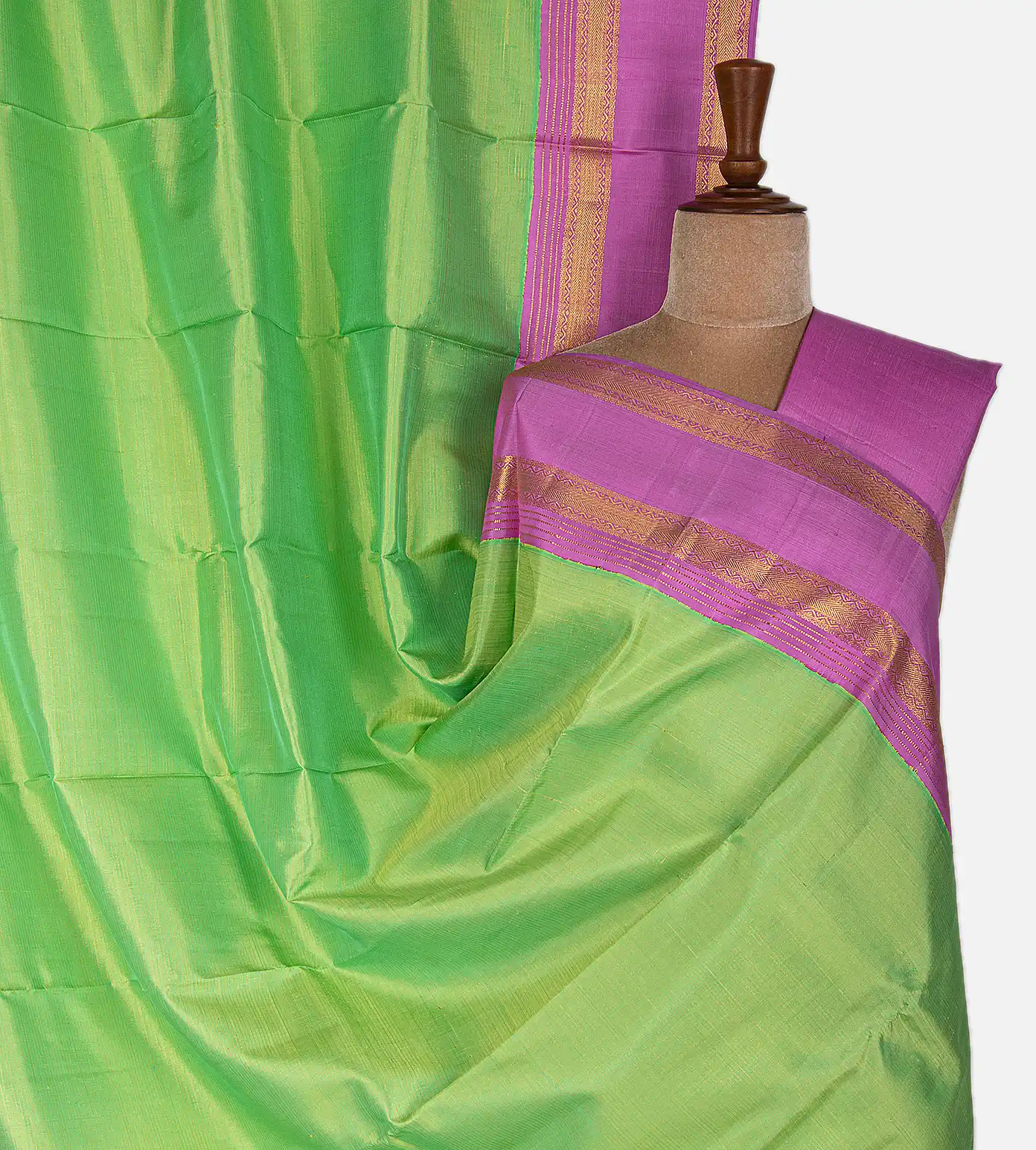 light-green-kanchipuram-silk-saree-b1149202-a