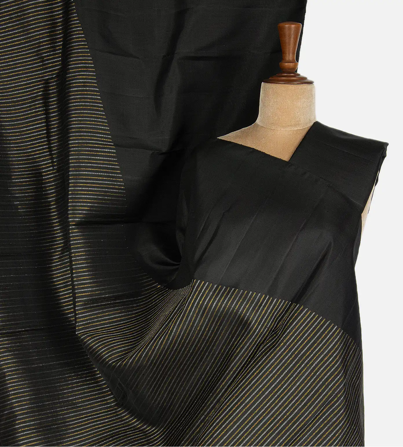 black-kanchipuram-silk-saree-c0151342-a