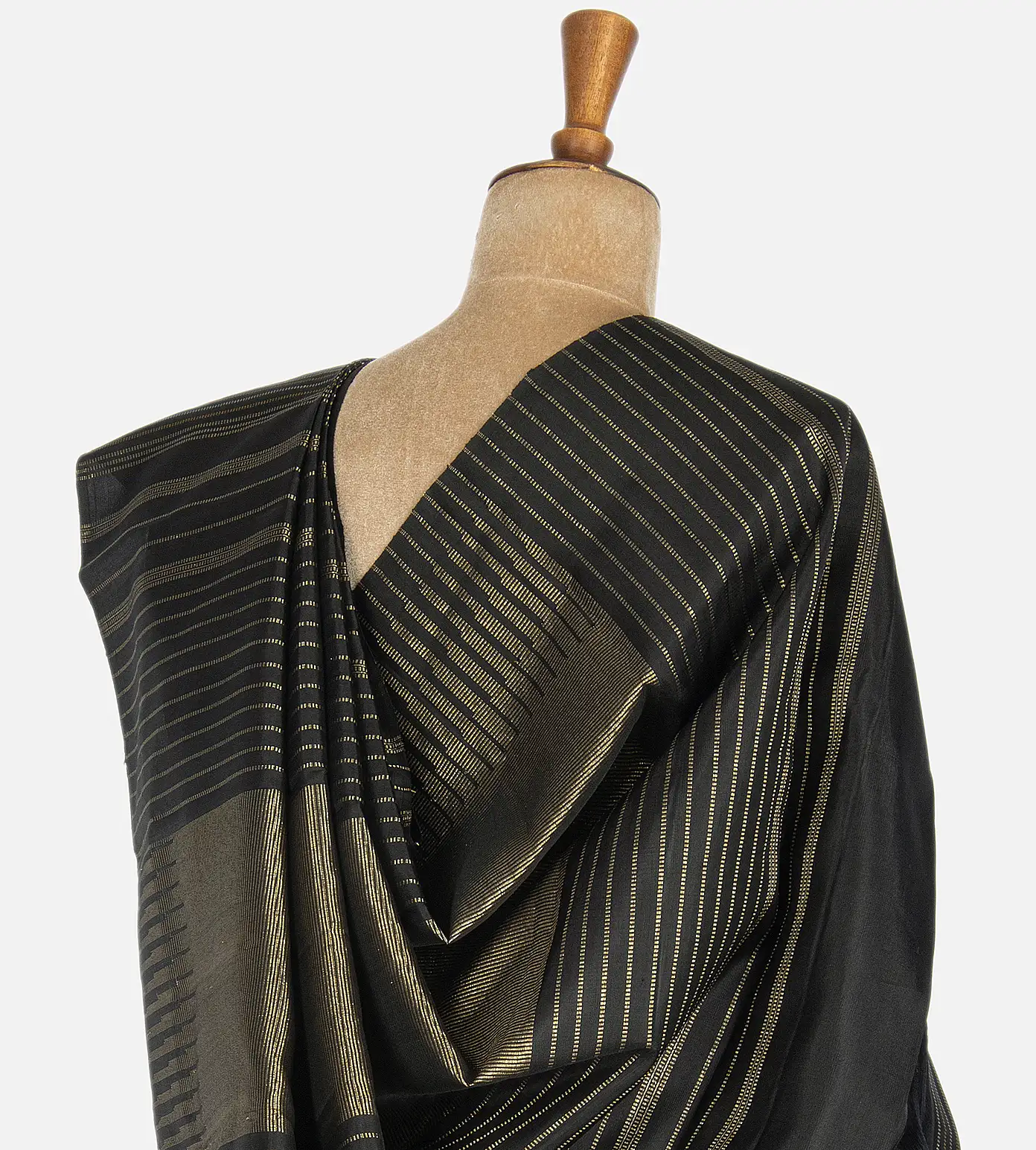 black-kanchipuram-silk-saree-c0151342-c