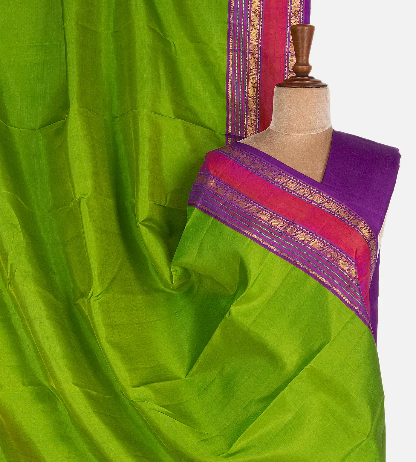 light-green-kanchipuram-silk-saree-b1147928-a