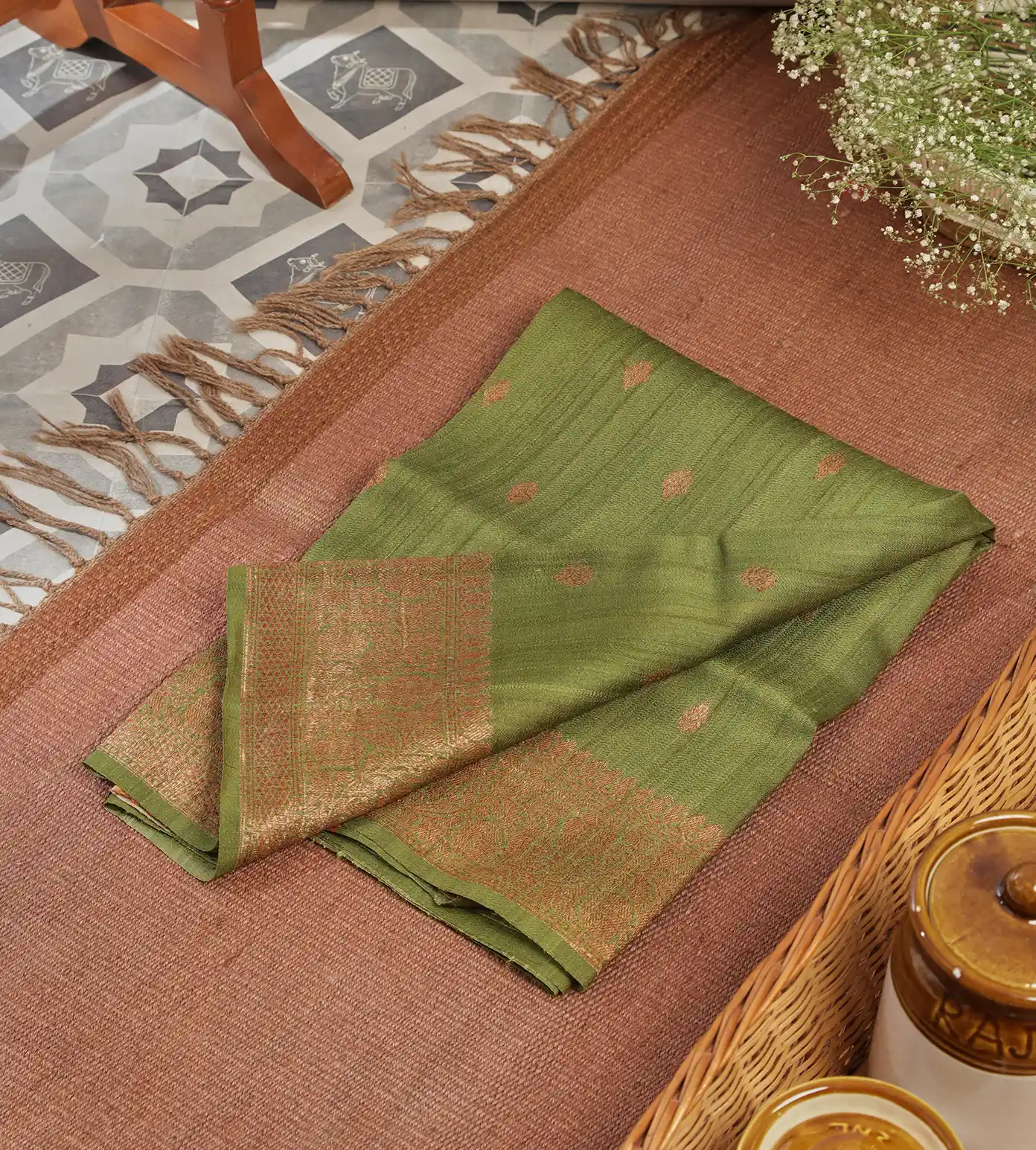 Vishakha Green Banarasi Tussar Silk Handwoven Saree in Thiruvananthapuram  at best price by Discoverdiva Studio - Justdial