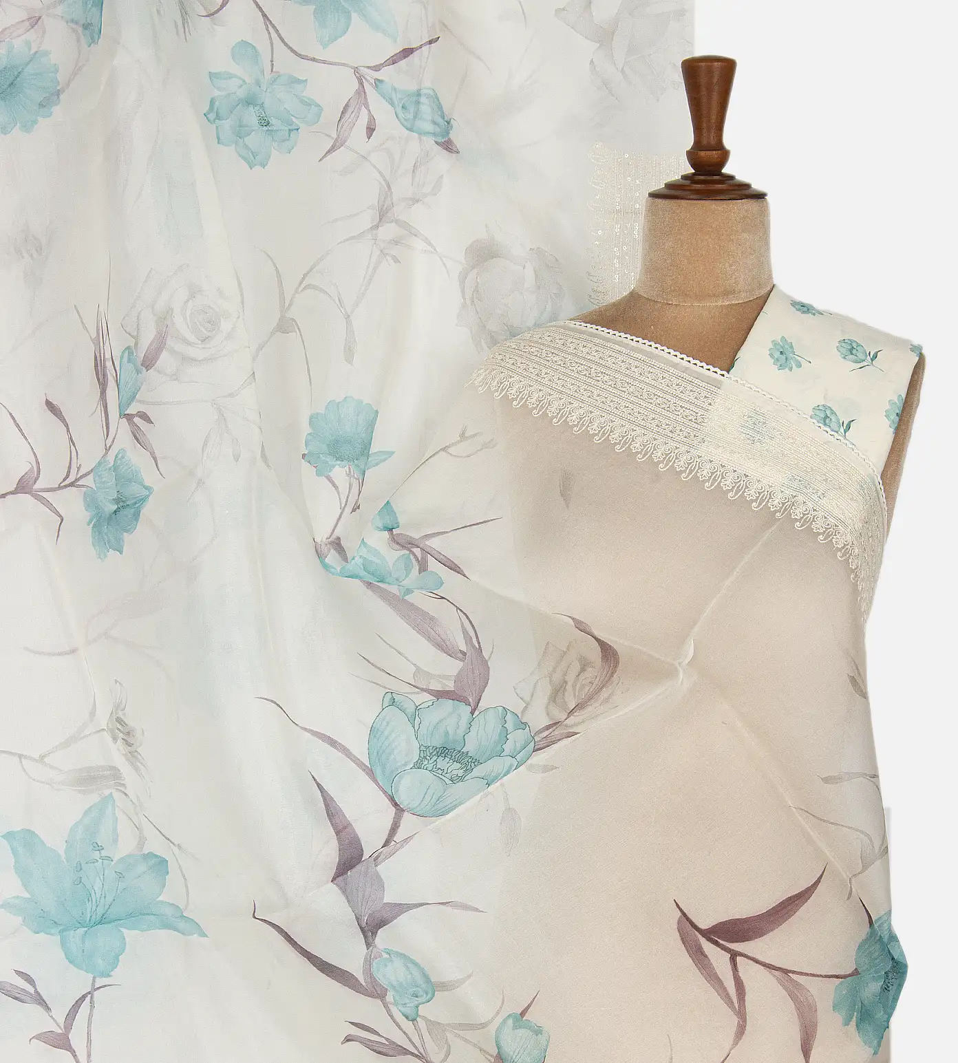 Off-White Organza Saree1