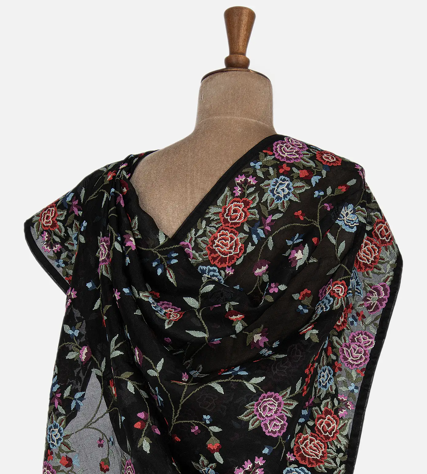 Black Organza Embroidery Saree3