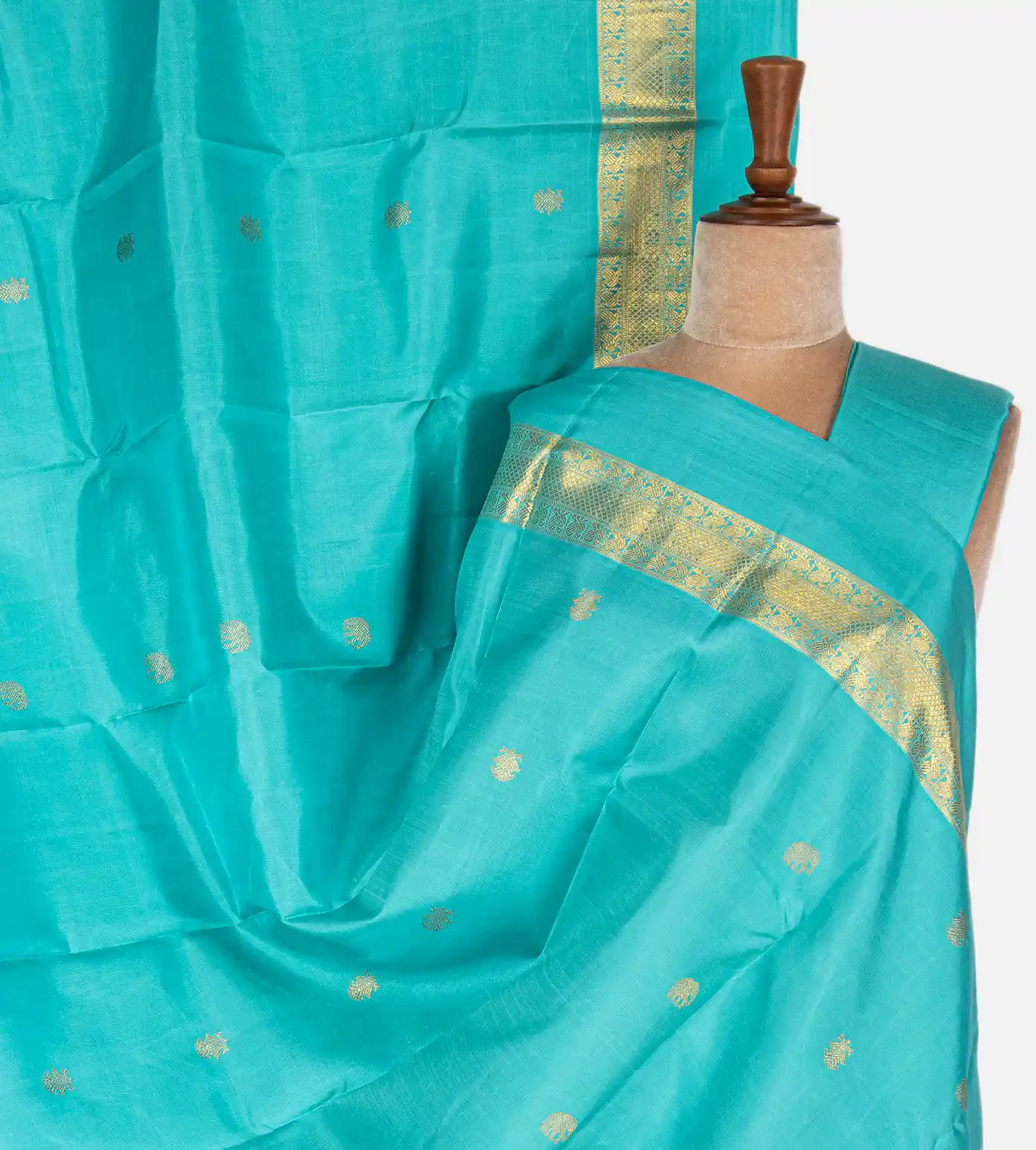 light-blue-kanchipuram-silk-saree-b1045446-a